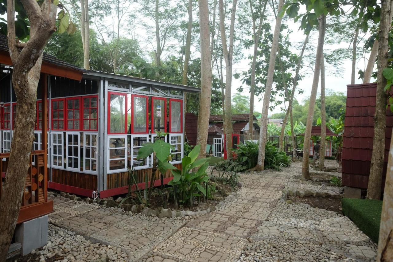 Urbanview Villa Lukulo Kebumen By Reddoorz Luaran gambar