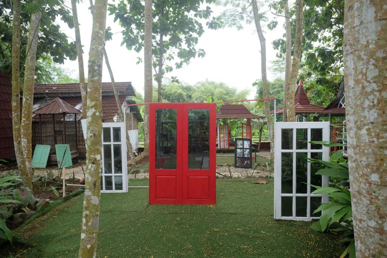 Urbanview Villa Lukulo Kebumen By Reddoorz Luaran gambar