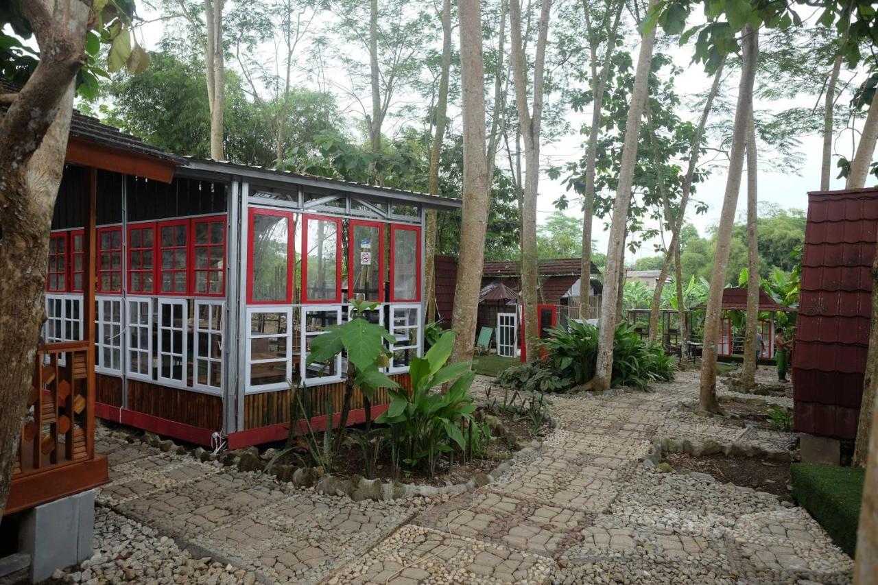 Urbanview Villa Lukulo Kebumen By Reddoorz Luaran gambar